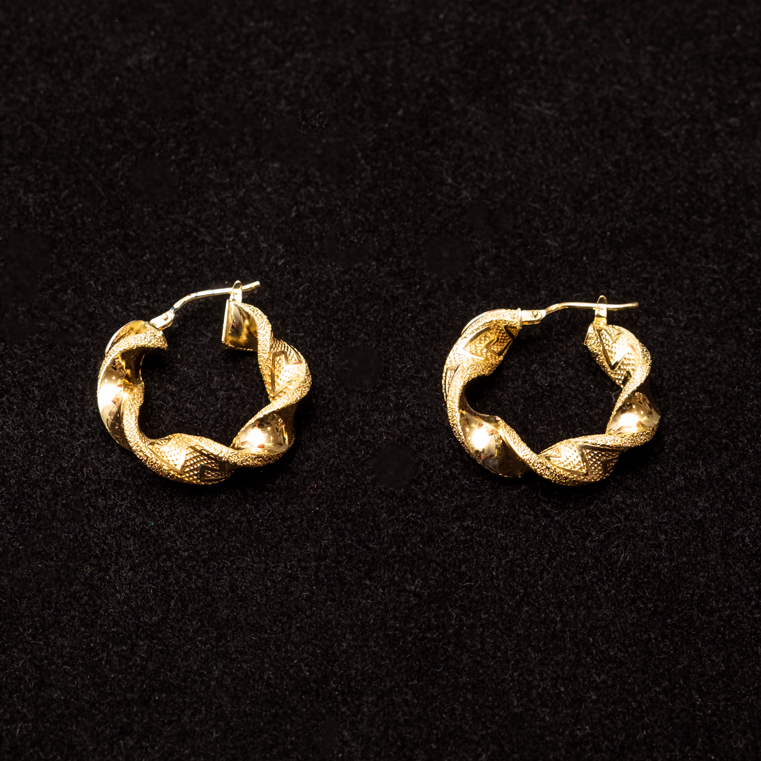 Orecchini cerchio artigianali oro giallo 18kt satinato e lucido