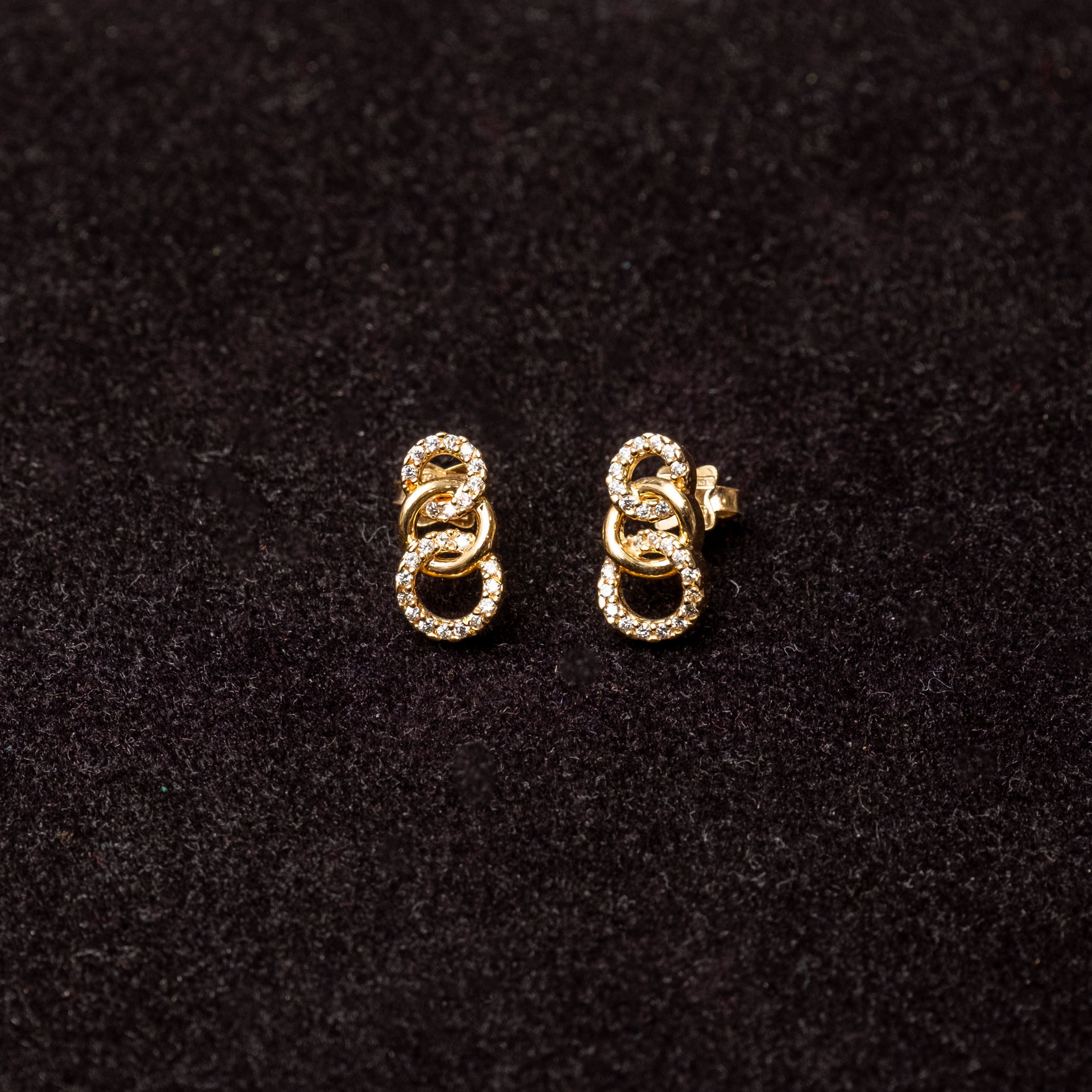 orecchini chain con zirconi oro giallo 18kt