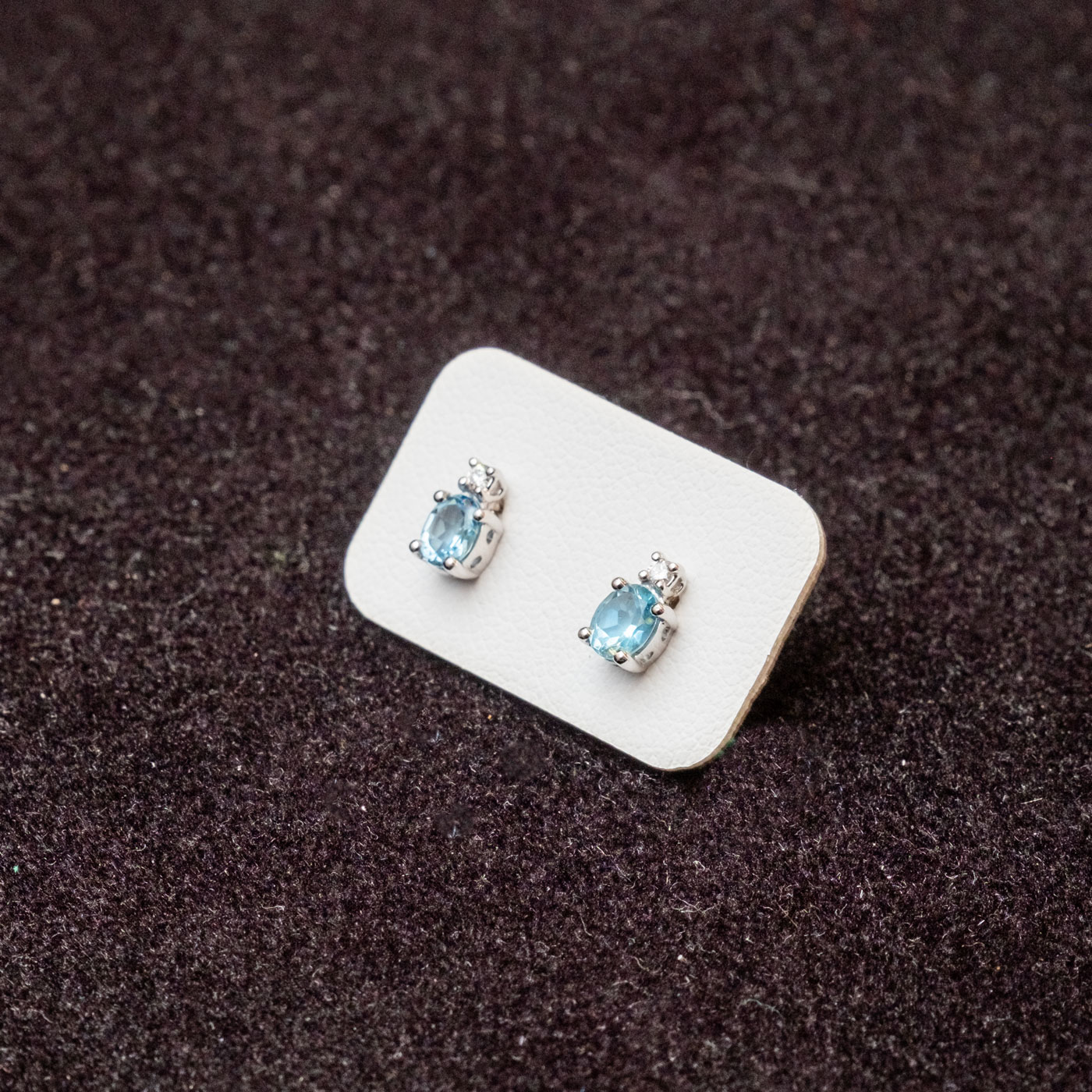 orecchini oro bianco e acquamarina naturale 2kt e diamanti naturali