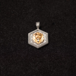 Pendente Leone in Titanio con inserti in Oro esagonale - Artlinea