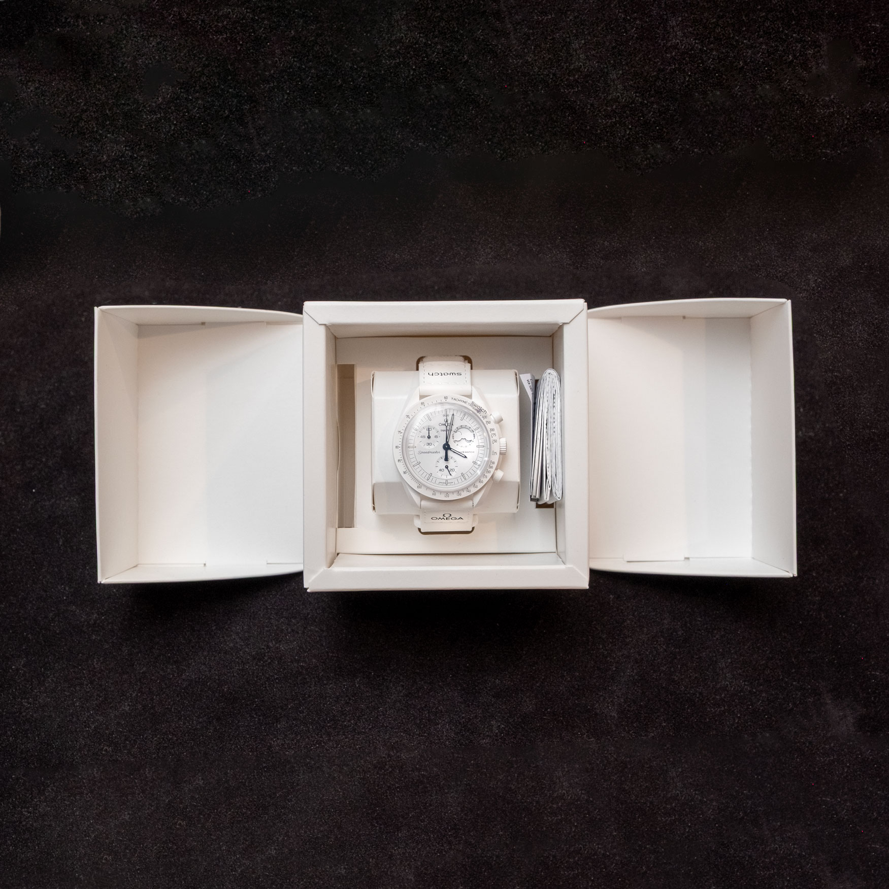 Omega x Swatch MoonSwatch "Mission to the Moon" (Ref. SO33M100)