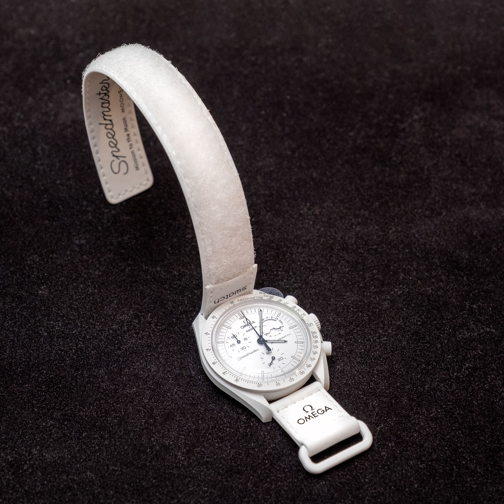Omega x Swatch MoonSwatch "Mission to the Moon" (Ref. SO33M100)