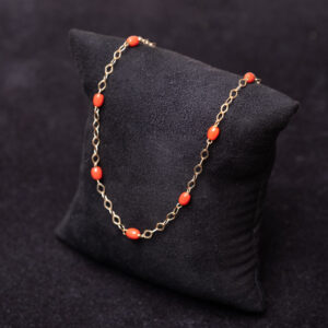 Collana in oro giallo con coralli a barile
